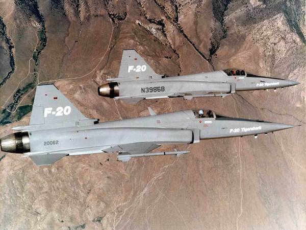 'Cá mập hổ': Tiêm kích từng suýt thay thế huyền thoại F-16
