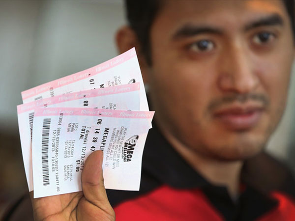 Mega 450 triệu USD có chủ, Powerball 570 triệu USD chờ người thắng