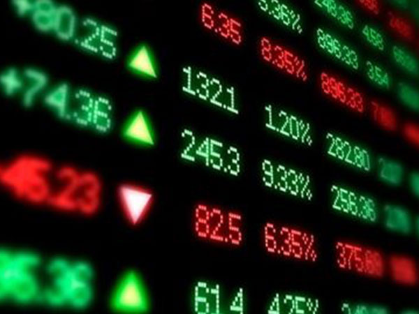Chứng khoán 'phi mã' vượt mốc 1.000 điểm và hàng loạt nỗi lo