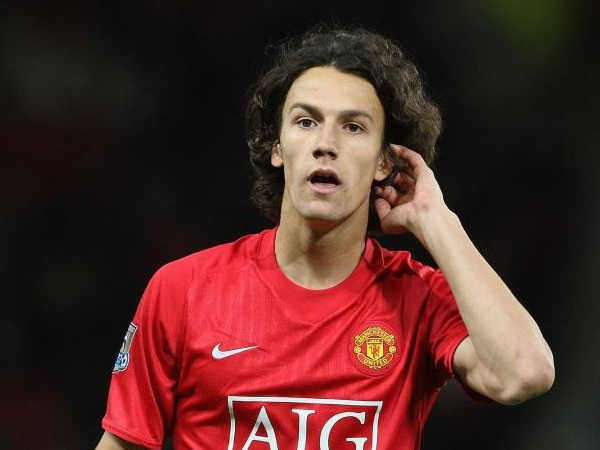 Công Vinh chiêu mộ cựu tiền vệ Manchester United