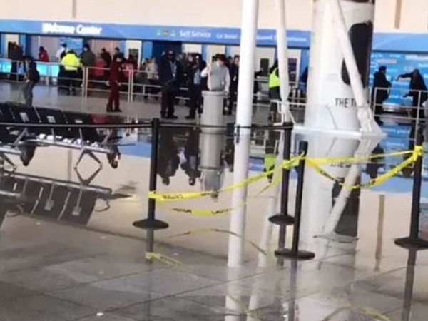 Bão tuyết kỷ lục, sân bay JFK ở Mỹ rơi vào tình trạng hỗn loạn