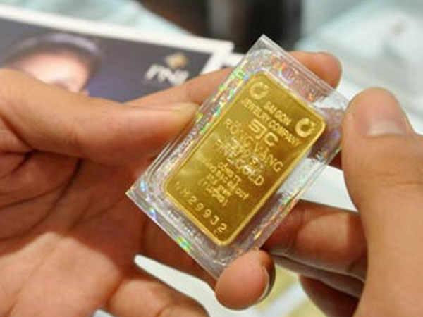 Giá vàng SJC chỉ còn đắt hơn thế giới 220 nghìn đồng/lượng