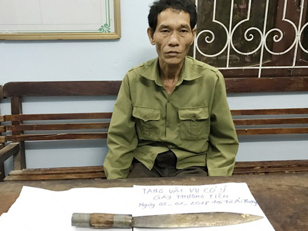 Làm 49 ngày cho con trai, bố chồng chém chết con dâu: U ám tương lai 2 đứa trẻ mồ côi