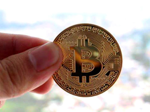 Nhộn nhịp rao bán đồng xu Bitcoin lì xì Tết