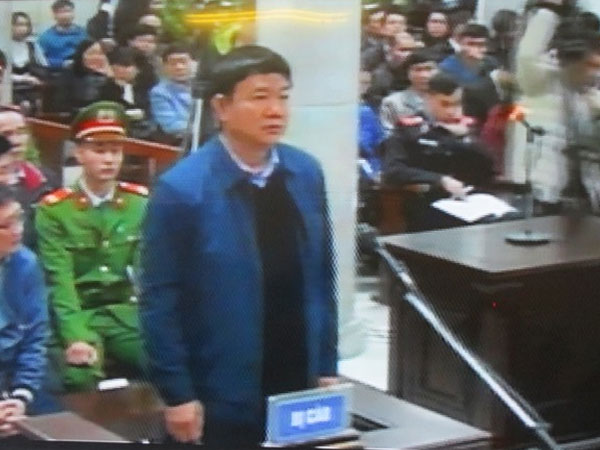 Ông Đinh La Thăng, Trịnh Xuân Thanh... tại bục khai báo của bị cáo