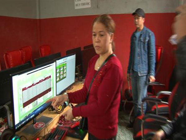 Phá sòng bạc đánh xóc đĩa qua mạng internet