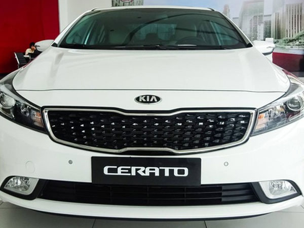 Thuế giảm, hàng loạt xe Kia đồng loạt hạ giá đầu năm 2018