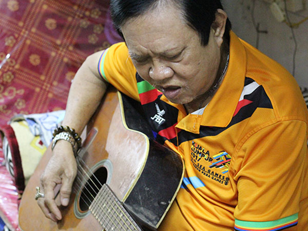 'Vua Bolero' Vinh Sử: Tuổi 75 một mình sau 3 đời vợ, thu nhập trăm triệu đồng một tháng