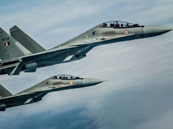 Ấn Độ điều 4 tiêm kích Su-30 đến gần biên giới Trung Quốc