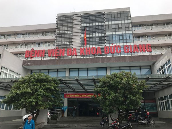 Bác sĩ chẩn đoán sai, vội vàng khuyên bệnh nhân hút thai bị kỉ luật