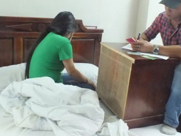 Cặp vợ chồng rủ nhiều thiếu nữ xinh đẹp đi bán dâm tiền triệu