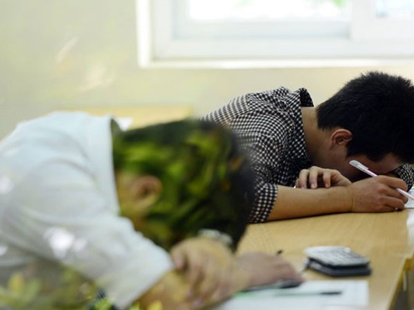 Hàng nghìn sinh viên bị đuổi học: Chương trình chán, lên lớp để ngủ