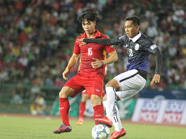 'Messi Campuchia' nhận lương gấp 23 lần Công Phượng