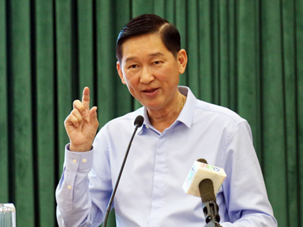 Phó chủ tịch TP HCM: 'Vỉa hè là đất vàng, sơ hở bị chiếm ngay'