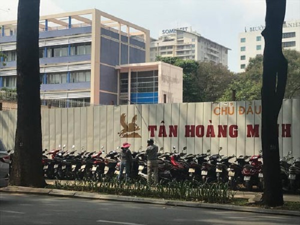 Bí mật sau vỉa hè quận 1: Chân dung các 'ông chủ'!