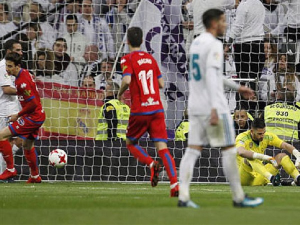 Đội hạng hai cầm chân Real tại sân Bernabeu