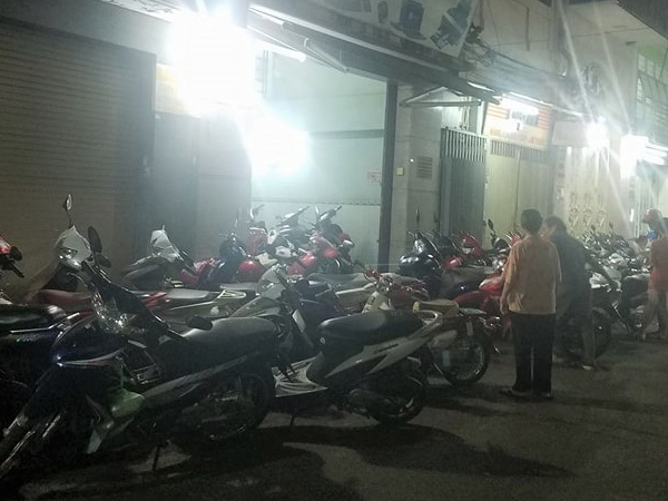 Bãi giữ xe vỉa hè quận 1 bị đình chỉ: Người dân loay hoay tìm chỗ đỗ