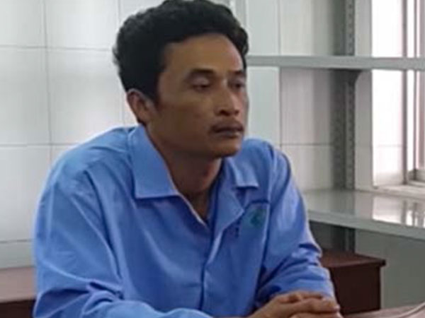 Bắt giam người cha pha thuốc sâu vào sữa cho 3 con nhỏ uống