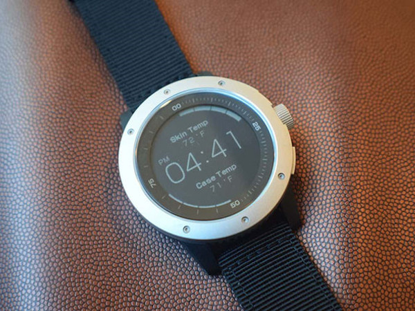 Smartwatch sử dụng nhiệt cơ thể để sạc pin