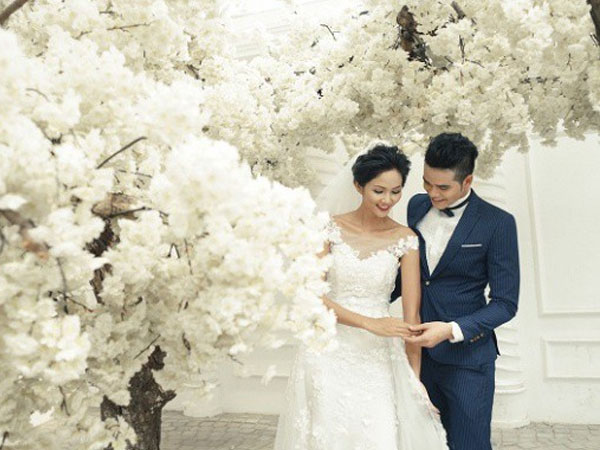 Thực hư thông tin Tân Hoa hậu Hoàn vũ H'Hen Niê đã kết hôn cùng bạn trai lâu năm