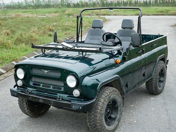 Xe Nga UAZ Hunter mui trần giá 565 triệu tại Hà Nội