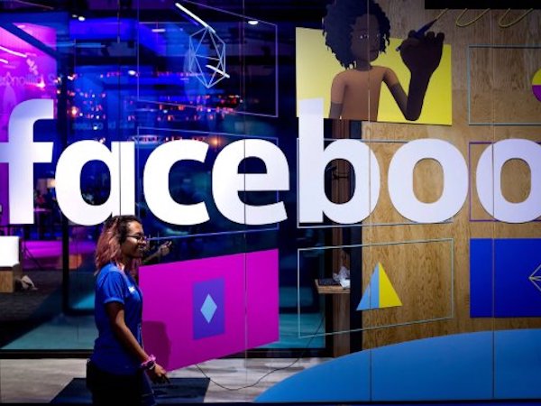 Facebook bồi thường thiệt hại cho bé gái 14 tuổi vì làm rò rỉ 'ảnh nóng'
