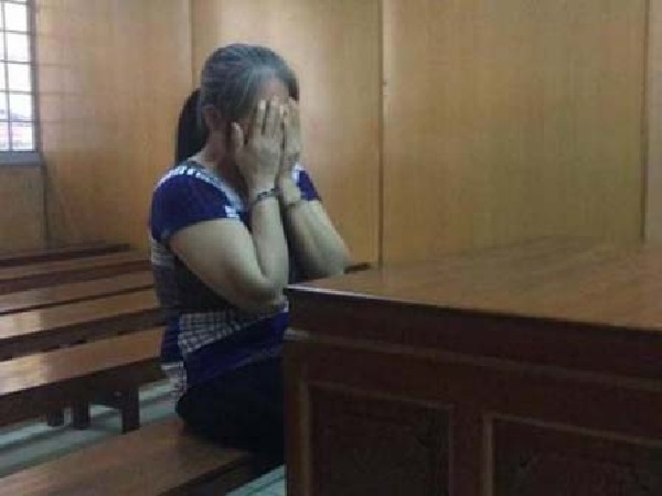 'Nữ quái' chuyên lừa đảo bất ngờ ra đầu thú cùng... giấy mang thai