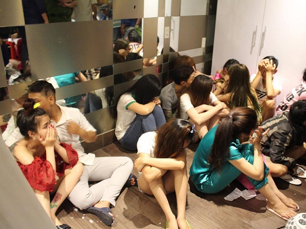 Thuê căn hộ cao cấp để 'đập đá'… mừng sinh nhật