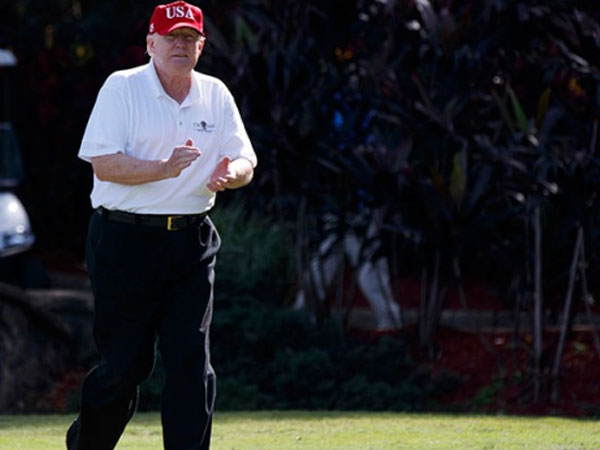Trump bị chỉ trích vì chơi golf khi Hawaii phát nhầm báo động tên lửa