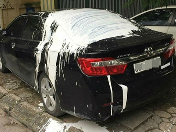 Đỗ xe kiểu 'trêu ngươi', chủ xe tá hỏa khi nhận kết đắng
