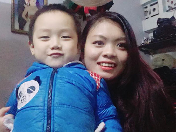 Tổng tập những 'hoàn cảnh éo le' vì bố mẹ đẻ thưa, chị dắt em ra đường mà như mẹ dắt con