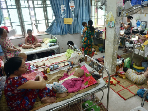Chính phủ đồng ý nhập thuốc ung thư viện trợ theo quy định cũ