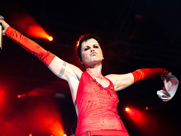Giọng ca chính ban nhạc The Cranberries qua đời ở tuổi 46