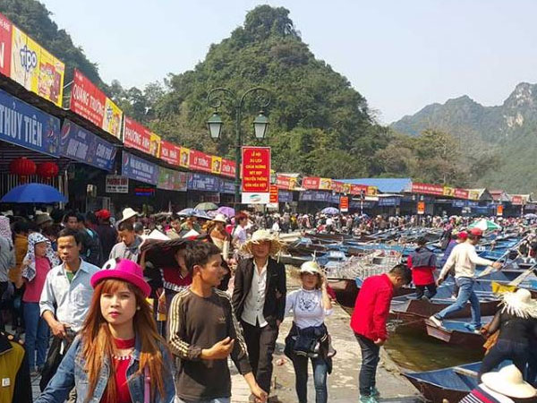Lễ hội chùa Hương: Nếu phát hiện ép giá sẽ xử lý hình sự