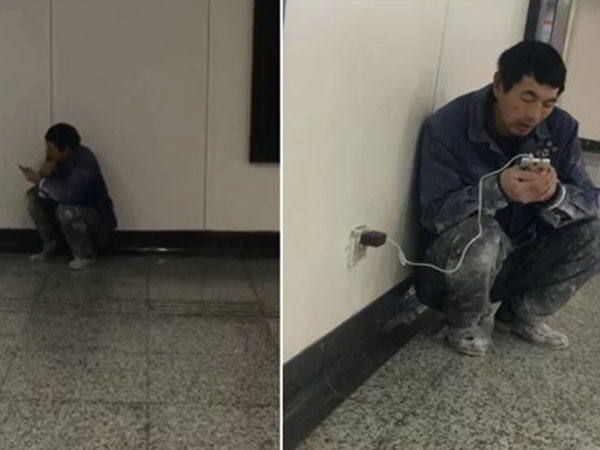 Câu chuyện xúc động về người đàn ông mỗi tối đến ga tàu dùng Wi-Fi