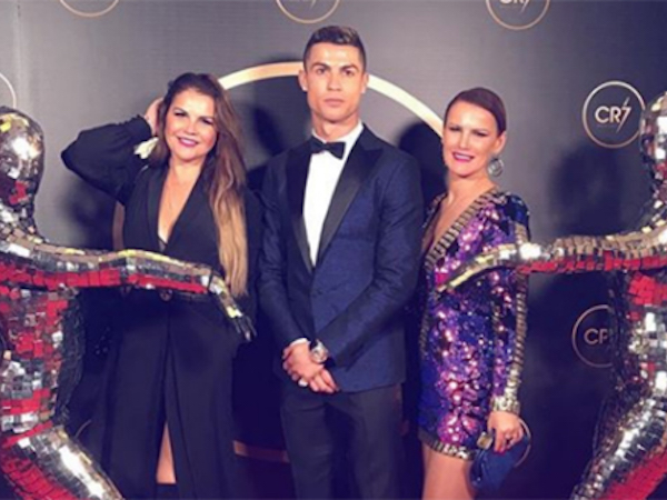 Chị gái lên mạng xã hội động viên Ronaldo