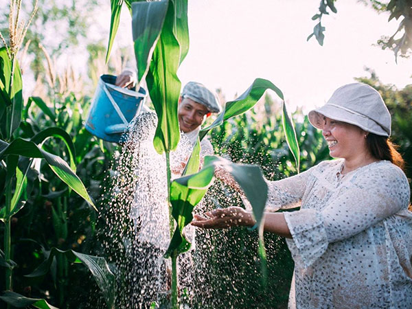 Chúng ta 'sống ảo' mỗi ngày nhưng mấy ai biết chụp ảnh cho cha mẹ!