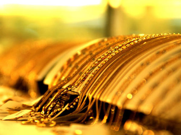 Giá vàng hôm nay 17/1: USD bất động dưới đáy, vàng được đà đi lên