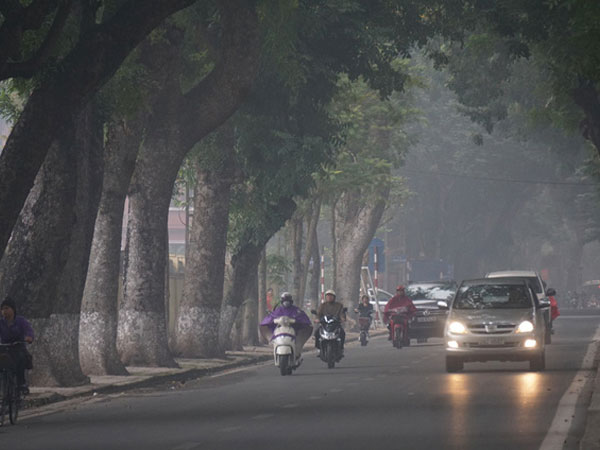 Hà Nội mưa phùn kèm sương mù, độ ẩm có thể lên tới 97%