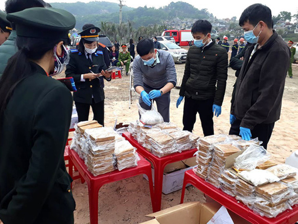 Quảng Ninh: 260 bánh heroin tan thành tro bụi