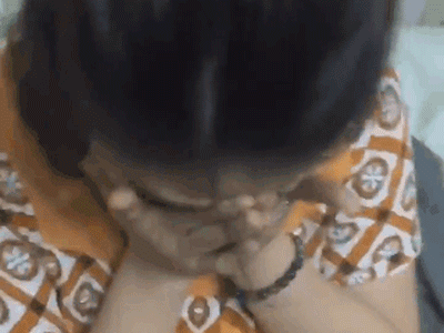 Clip cô vợ bầu vượt mặt thút thít, đòi theo chồng ra đường chơi quá dễ thương khiến chị em thích thú