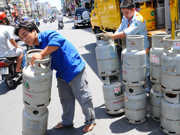 Cục trưởng quản lý thị trường bị truy về 'cưa tai mài vỏ' bình gas