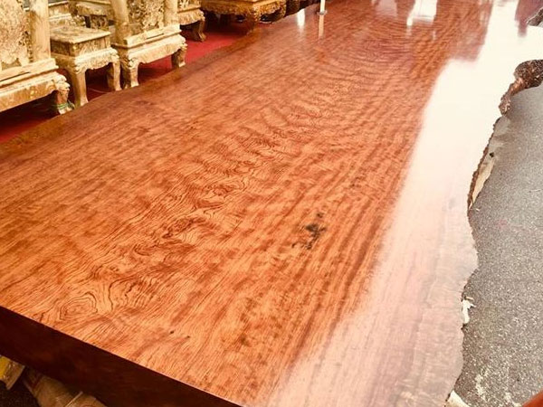 Sập gỗ nu cẩm lai giá 3 tỉ đồng ở Hà Nội