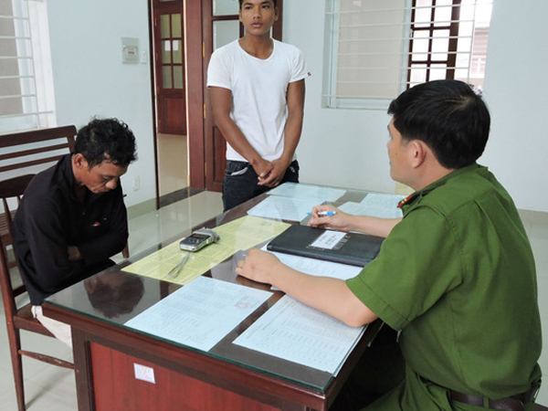 4 cha con đâm chết người vì mâu thuẫn nhỏ