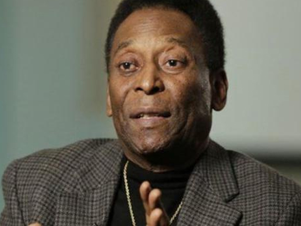 'Vua bóng đá' Pele bị đột quỵ