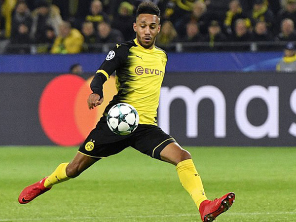 Wenger bị chỉ trích thiếu tôn trọng vụ Aubameyang