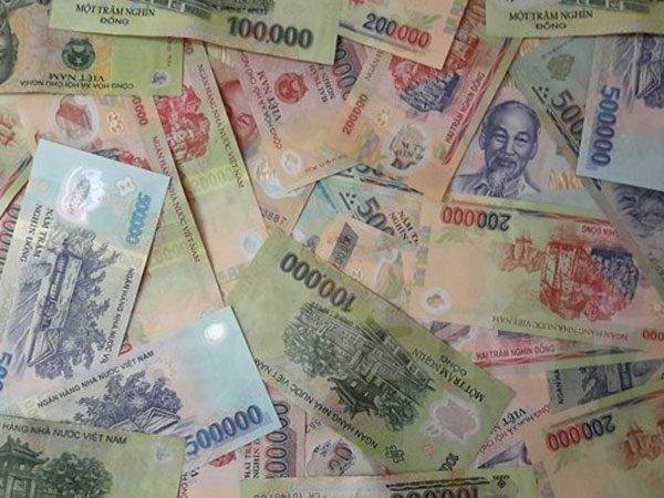 Nhức nhối nạn buôn bán tiền giả, đổi tiền lẻ dịp Tết Nguyên đán