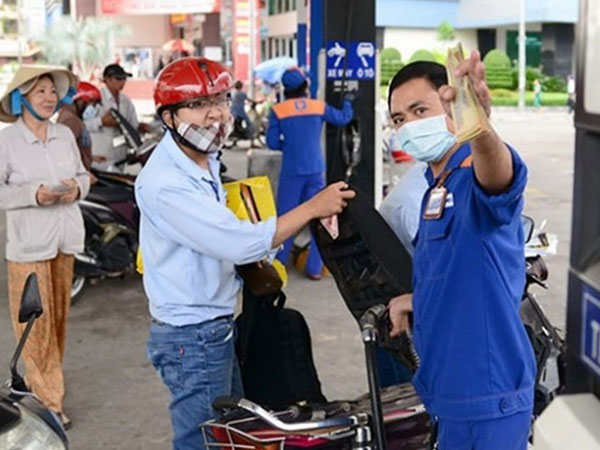 Vẫn để doanh nghiệp tự định giá 'xăng cao cấp' A95