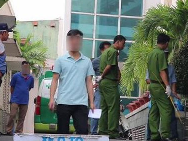 Hai đối tượng bỏ trốn sau khi đưa người chết tới bệnh viện