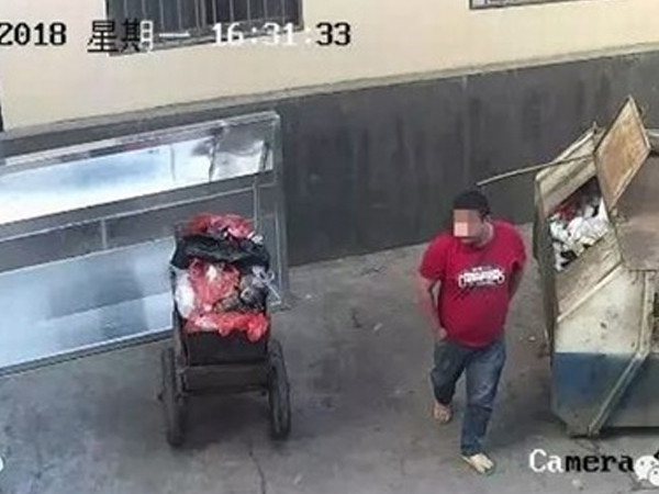 Bé gái sơ sinh bị bố vứt bỏ vào thùng rác, điều kỳ diệu xảy ra